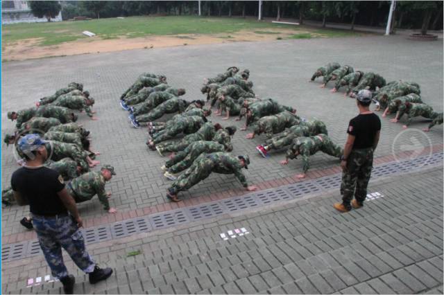 Formazione per lo sviluppo dell'Accademia militare OMG Huangpu 2016